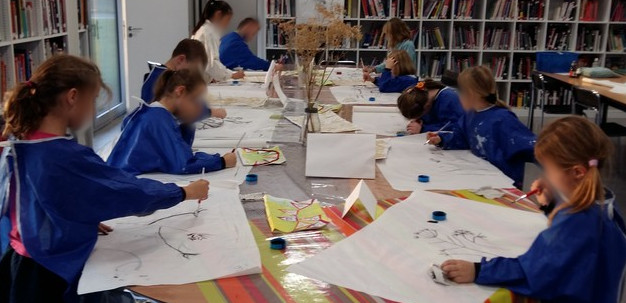 groupe d'enfants pendant un atelier lespapillonsapprivoises