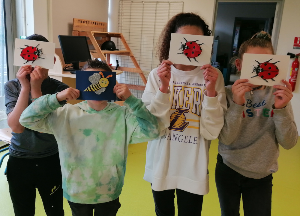 4 jeunes participants à l'atelier 3D qui ont créé une coccinelle lespapillonsapprivoises