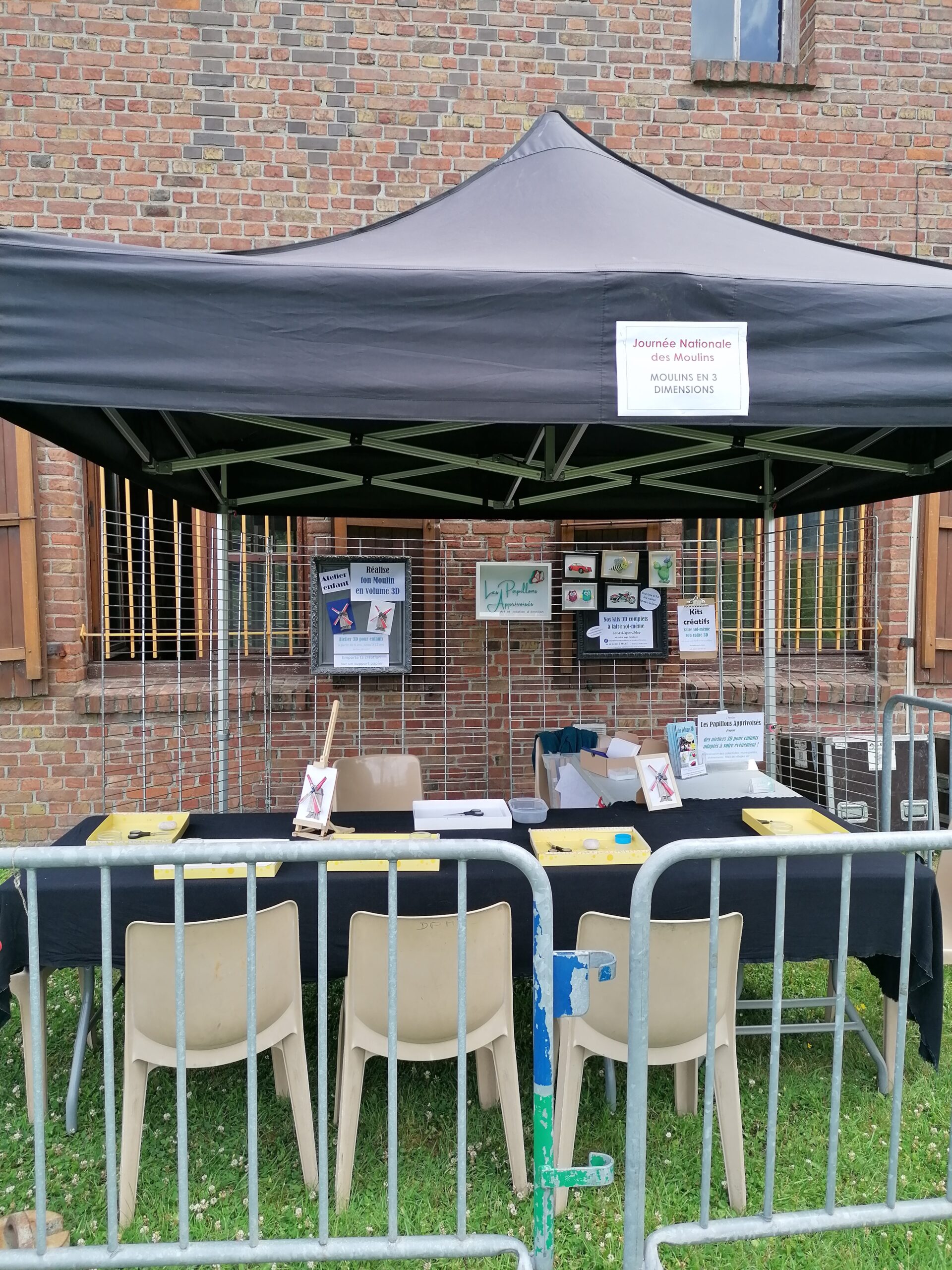 stand atelier 3D avec des enfants lors d'une fete champetre organisée pas une municipalité lors d'une fete rurale